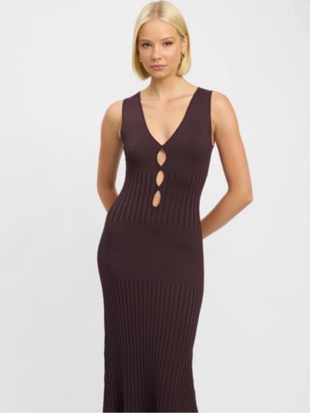 Sleeveless Rib Knit V-Neck Midi Dress in Deep Plum